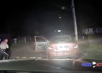 텍사스 경찰, 비무장 남성 사살 후 “방금 놈 하나 해치웠다”